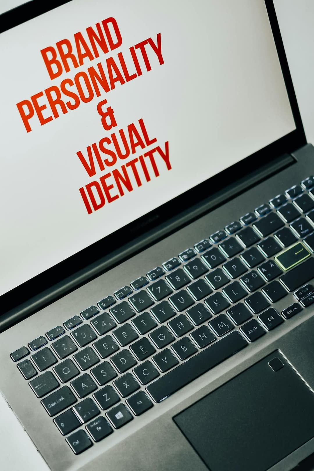 Brand Voice: Tại Sao Giọng Nói Thương Hiệu Quan Trọng Hơn Logo